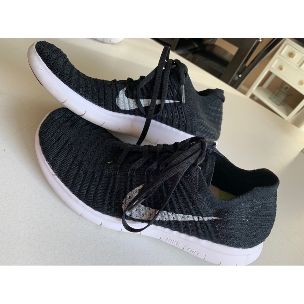 Nike free rn flykit! Size 9.5. Like new